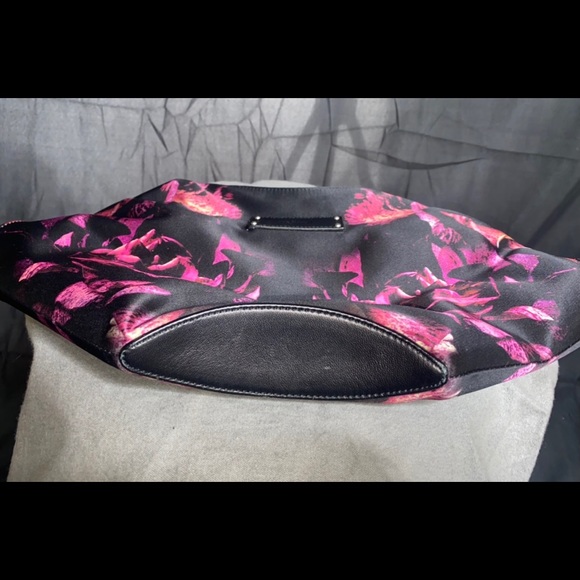 Gorgeous authentic Alexander McQueen De Manta Floral Satin medium Clutch - Picture 11 of 12
